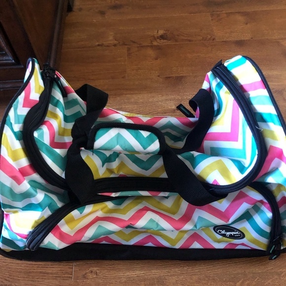 Chevron print wheeled duffle bag - Picture 2 of 7